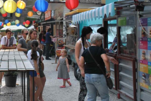 What food stall owners need to do to keep food safe - Farmers Market Food Stalls